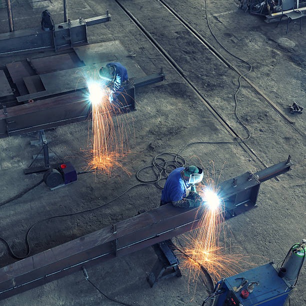 welding-huge-steel-beam